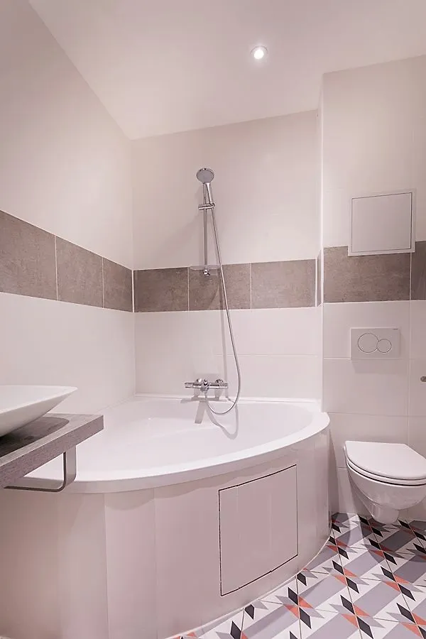 Jenner Hotel 3*